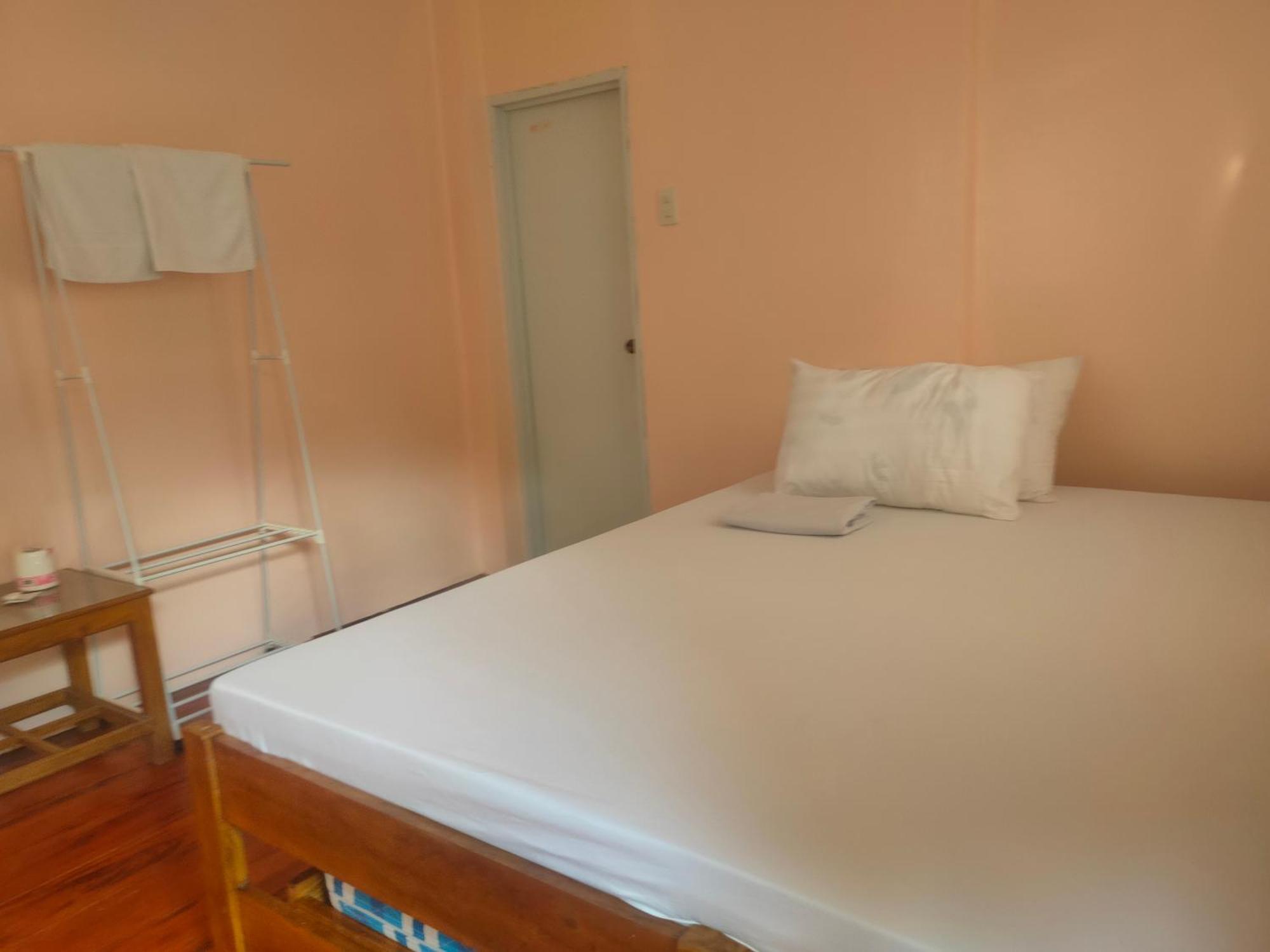 Fely'S Homestay Batuan Екстериор снимка