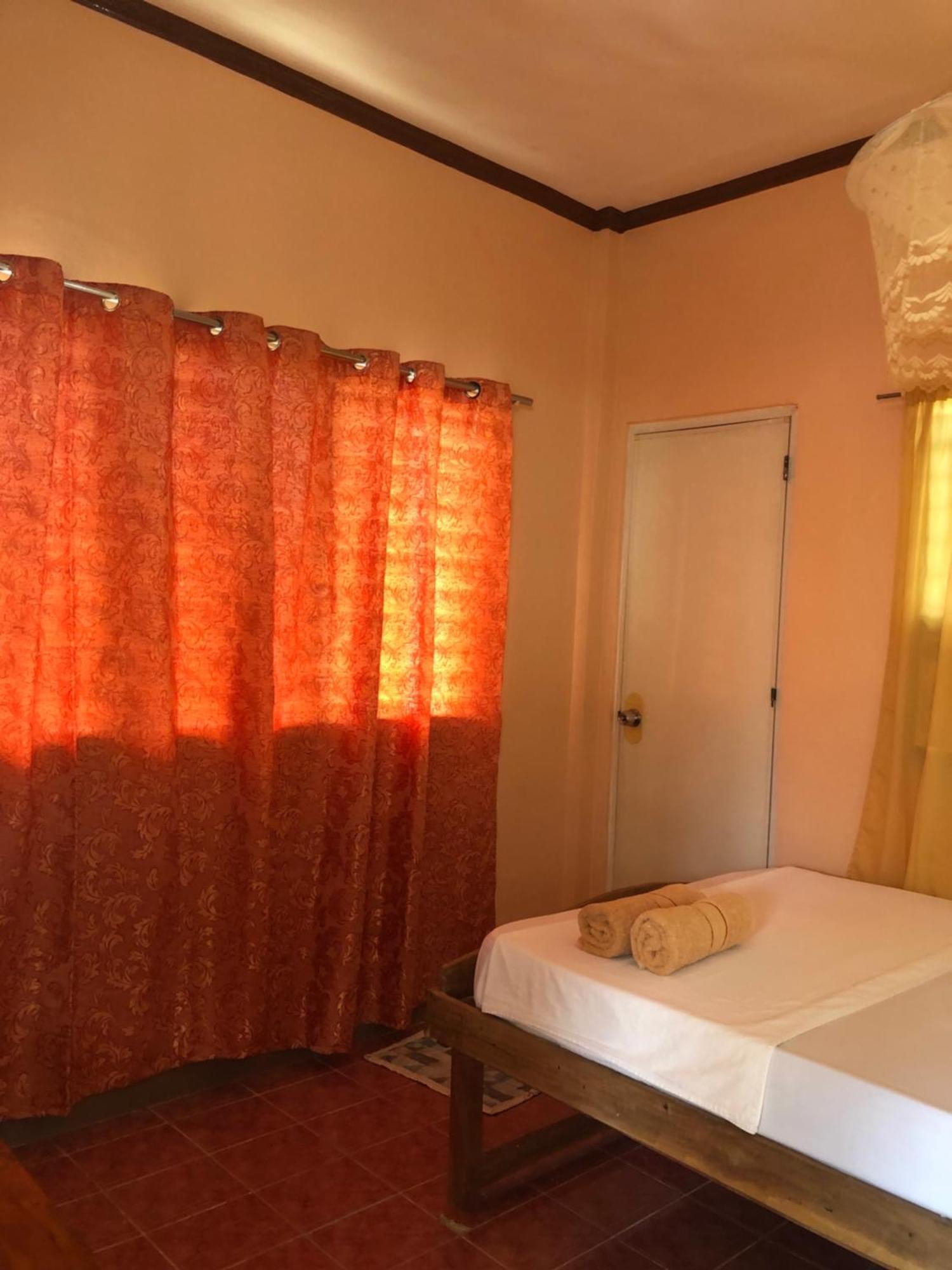 Fely'S Homestay Batuan Екстериор снимка